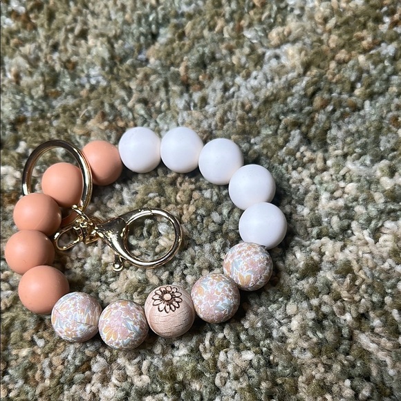 Wildflower Tan/Brown & Cream Keychain Bracelet Wristlet Silicone Beaded 1 Wooden - Picture 5 of 6